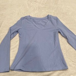 Blue v-neck long sleeve shirt